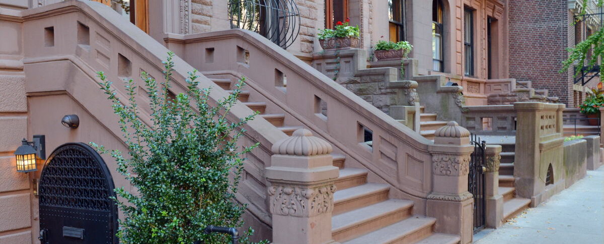 Improving Your Home’s Curb Appeal With a Concrete Stoop